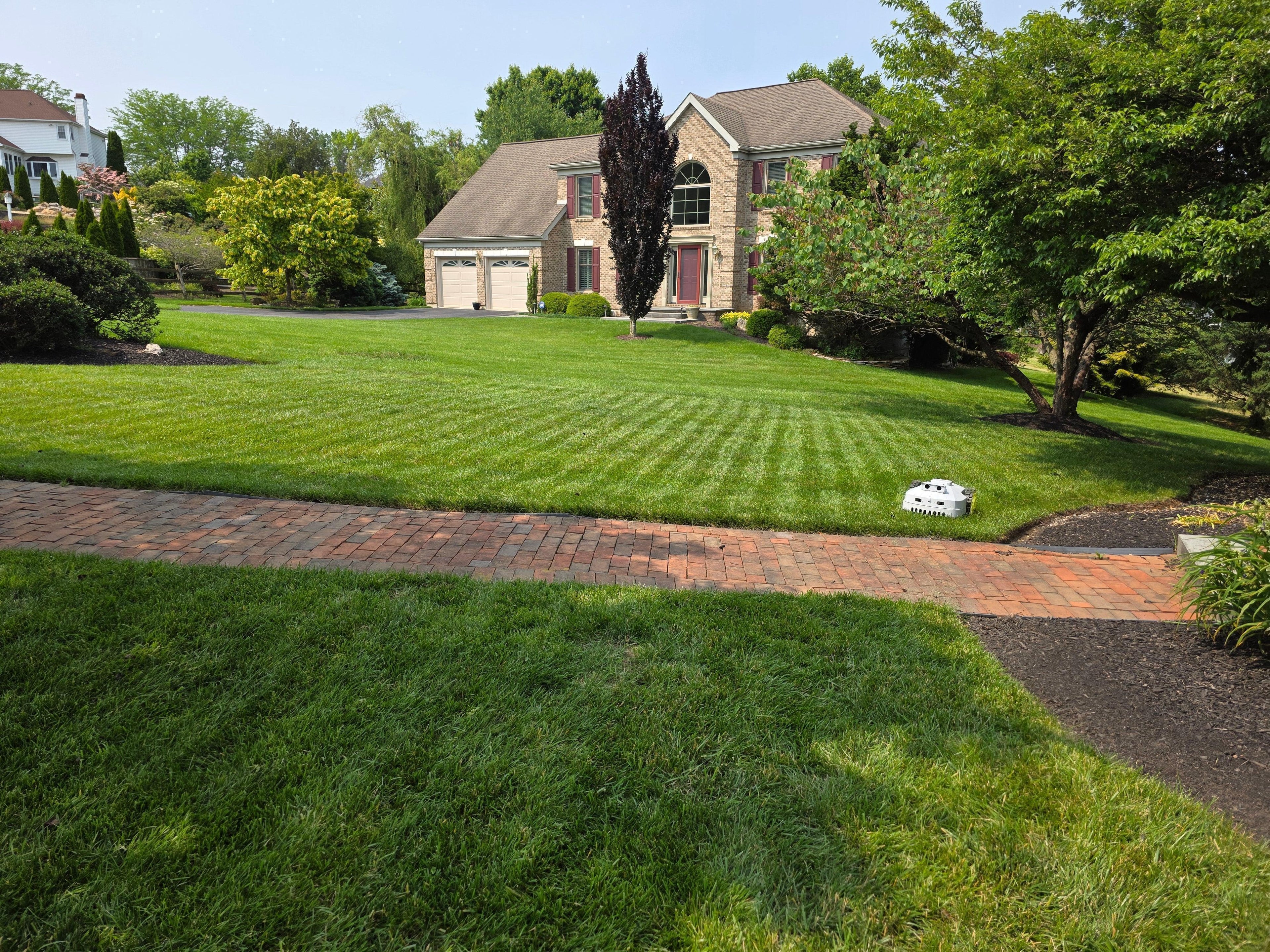 Titan‑100 Robotic Lawn Mower – Perimeter‑Free, Self‑Charging, Ultra‑Quiet Smart Mower for Up to 1.5‑Acre Lawns