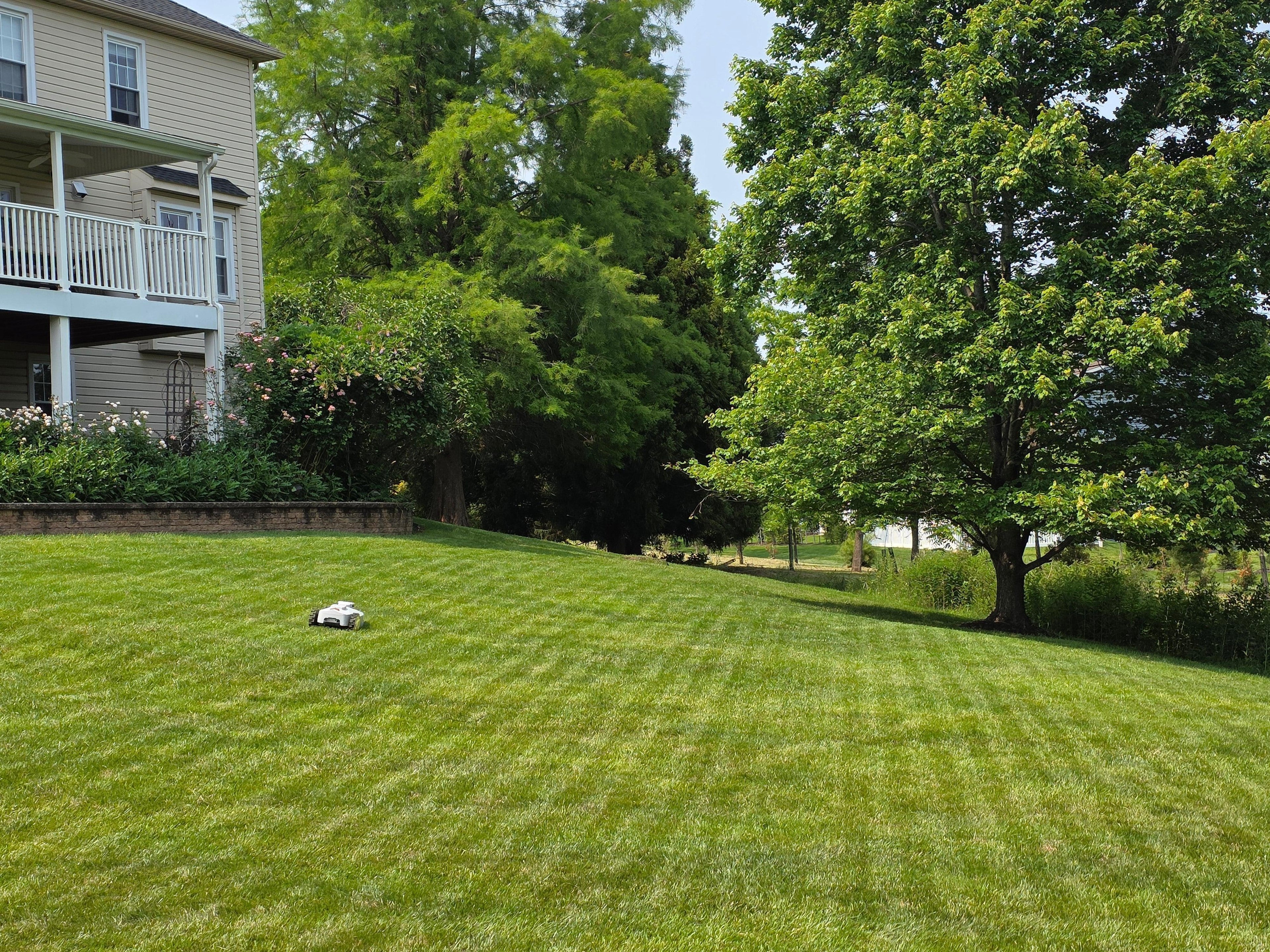 Titan‑100 Robotic Lawn Mower – Perimeter‑Free, Self‑Charging, Ultra‑Quiet Smart Mower for Up to 1.5‑Acre Lawns